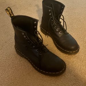 Doc Martens boots warn few times size 9